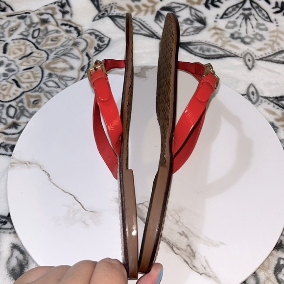 Tory Burch Masaai Red Monogram Flat Thong Patent Saffiano Size 9M final sale - Picture 8 of 11